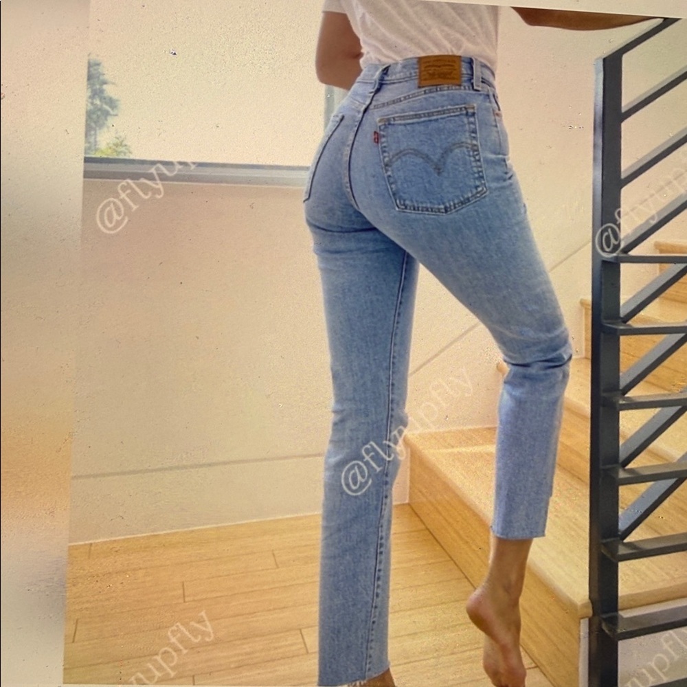 Levi’s Premium Wedgie Icon Fit Jeans